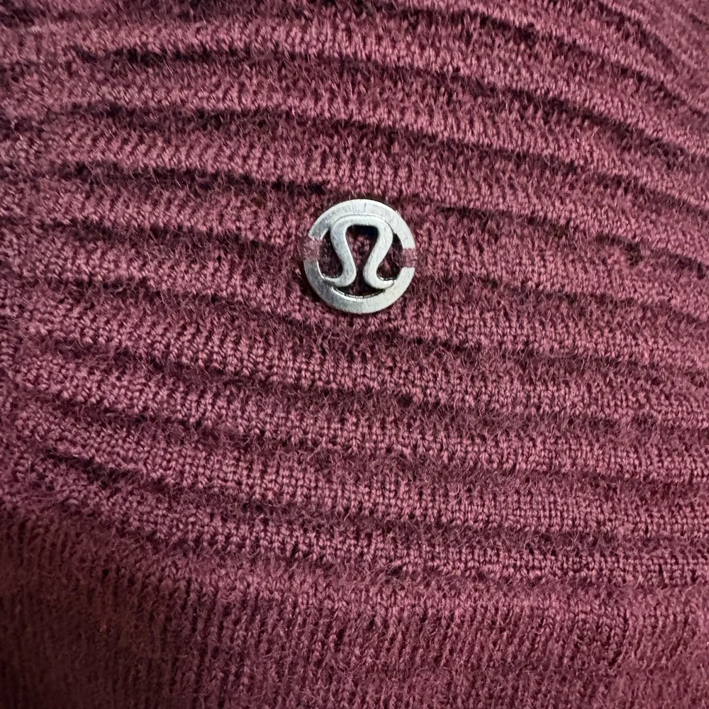 EUC Lululemon Sit In Lotus Wrap - Picture 3 of 5